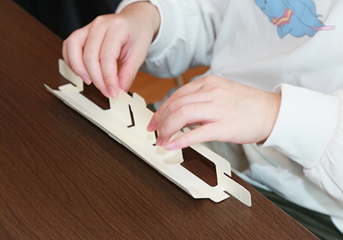 箱折り・組み立て作業